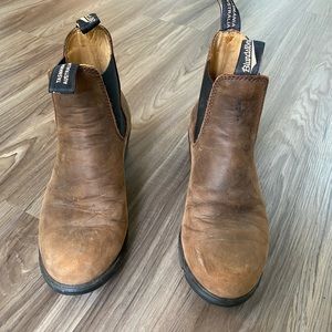 Antique brown heeled Blunstone boots, size 9